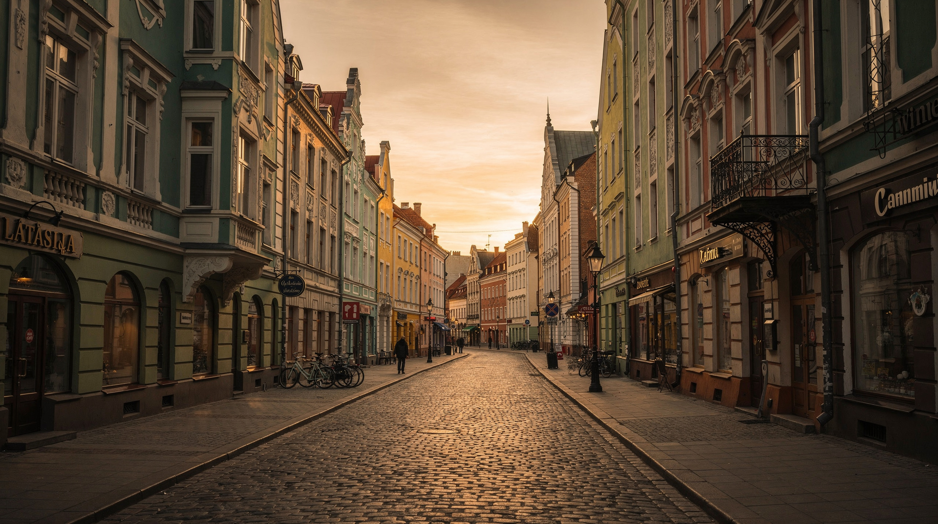 48 hours in Riga as a couple: what we did, what we'd skip, what we'd do twice — Honest 48-hour Riga itinerary for couples: Art Nouveau walks, Central Market, a 
