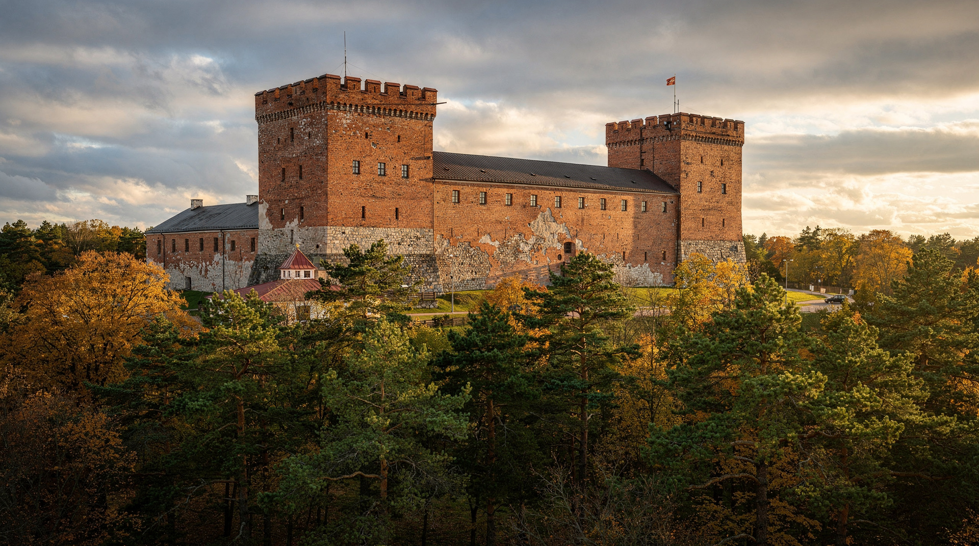 Cēsis day trip from Riga: the medieval town most visitors skip — Day trip from Riga to Cēsis: €5 train in 2 hours, medieval castle with candle to