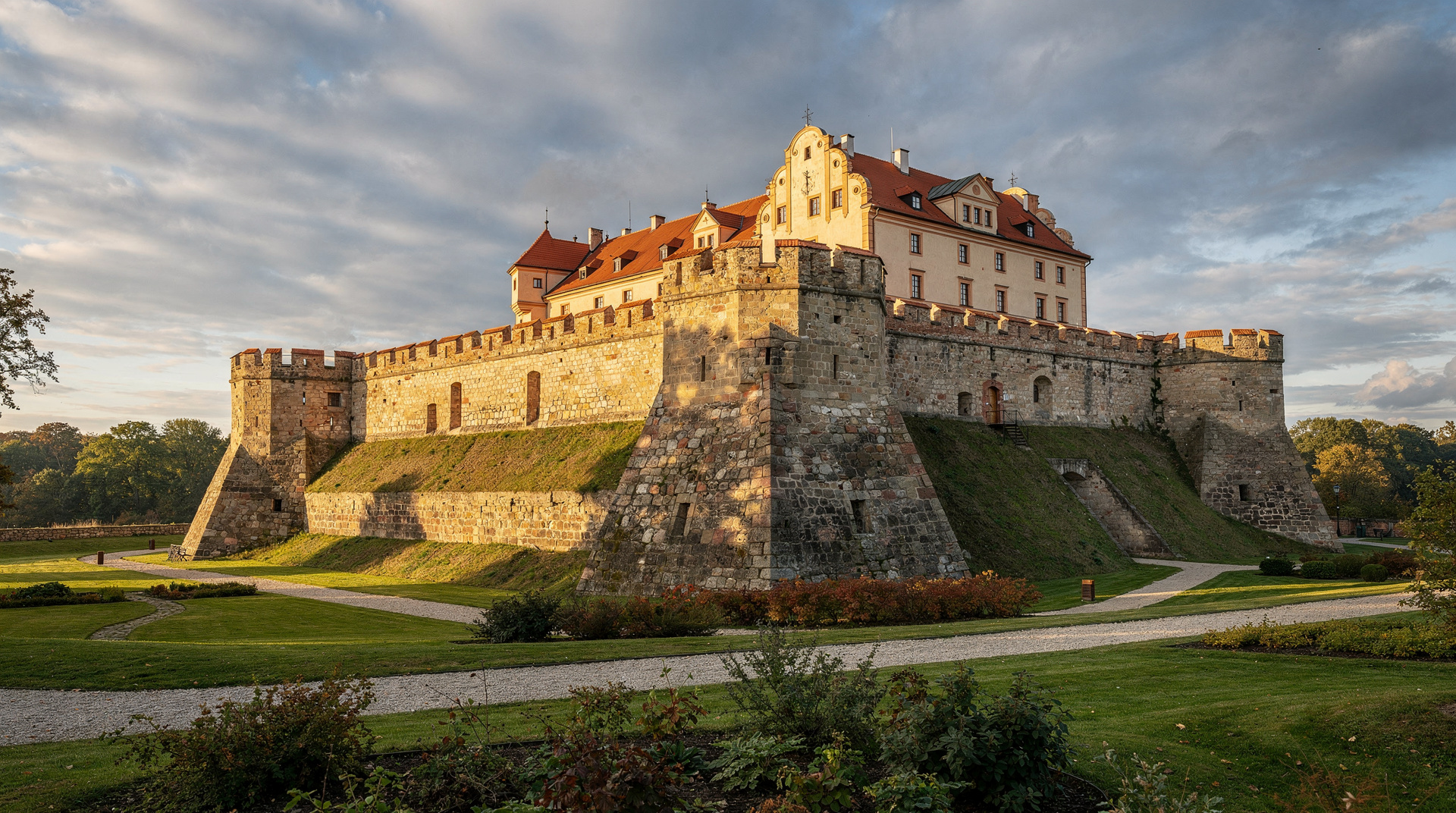 Rundāle and Bauska day trip from Riga: the honest guide — Day trip from Riga to Rundāle Palace and Bauska Castle: getting there, what to e